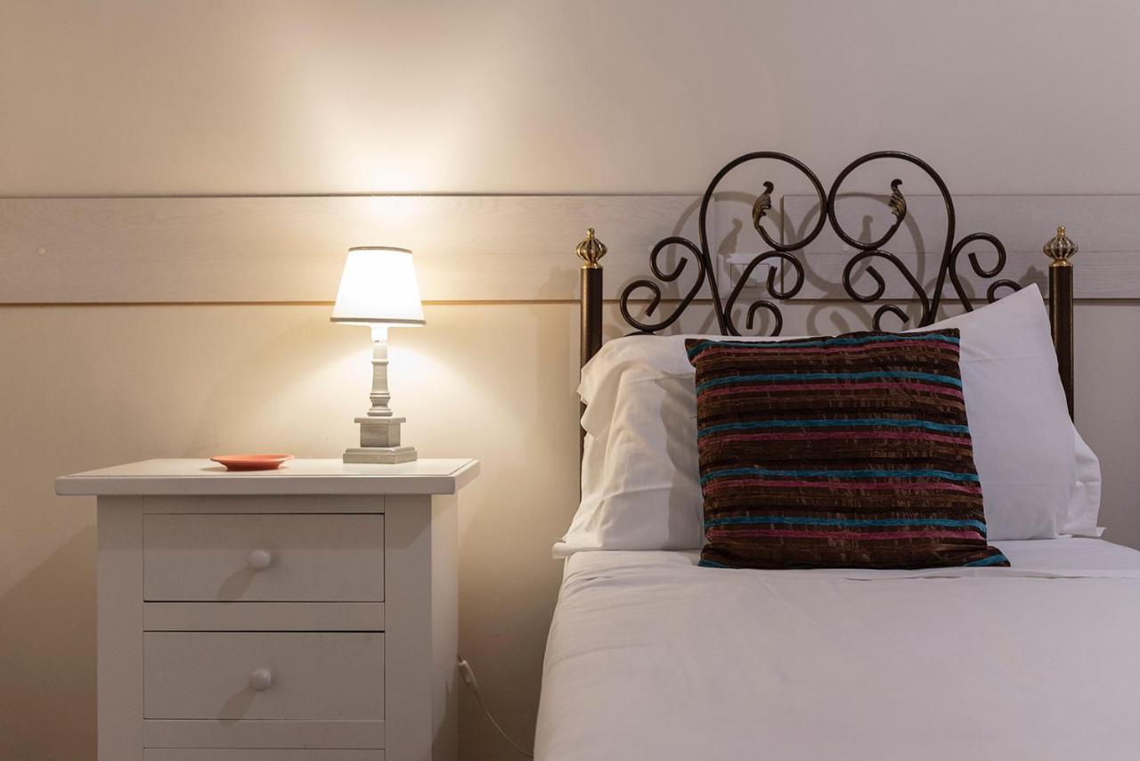 Domus Borbonica Bed & Breakfast Napoli Exterior foto