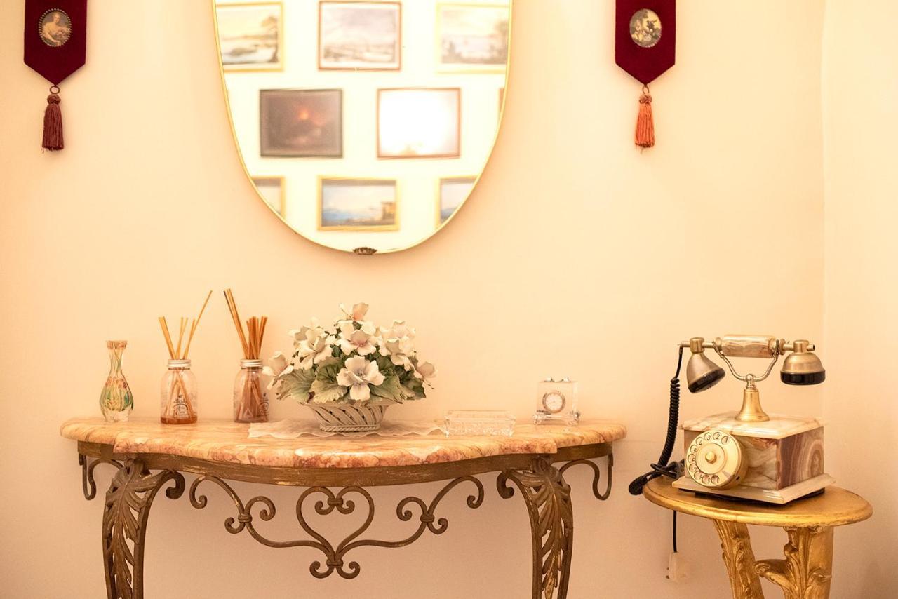 Domus Borbonica Bed & Breakfast Napoli Exterior foto