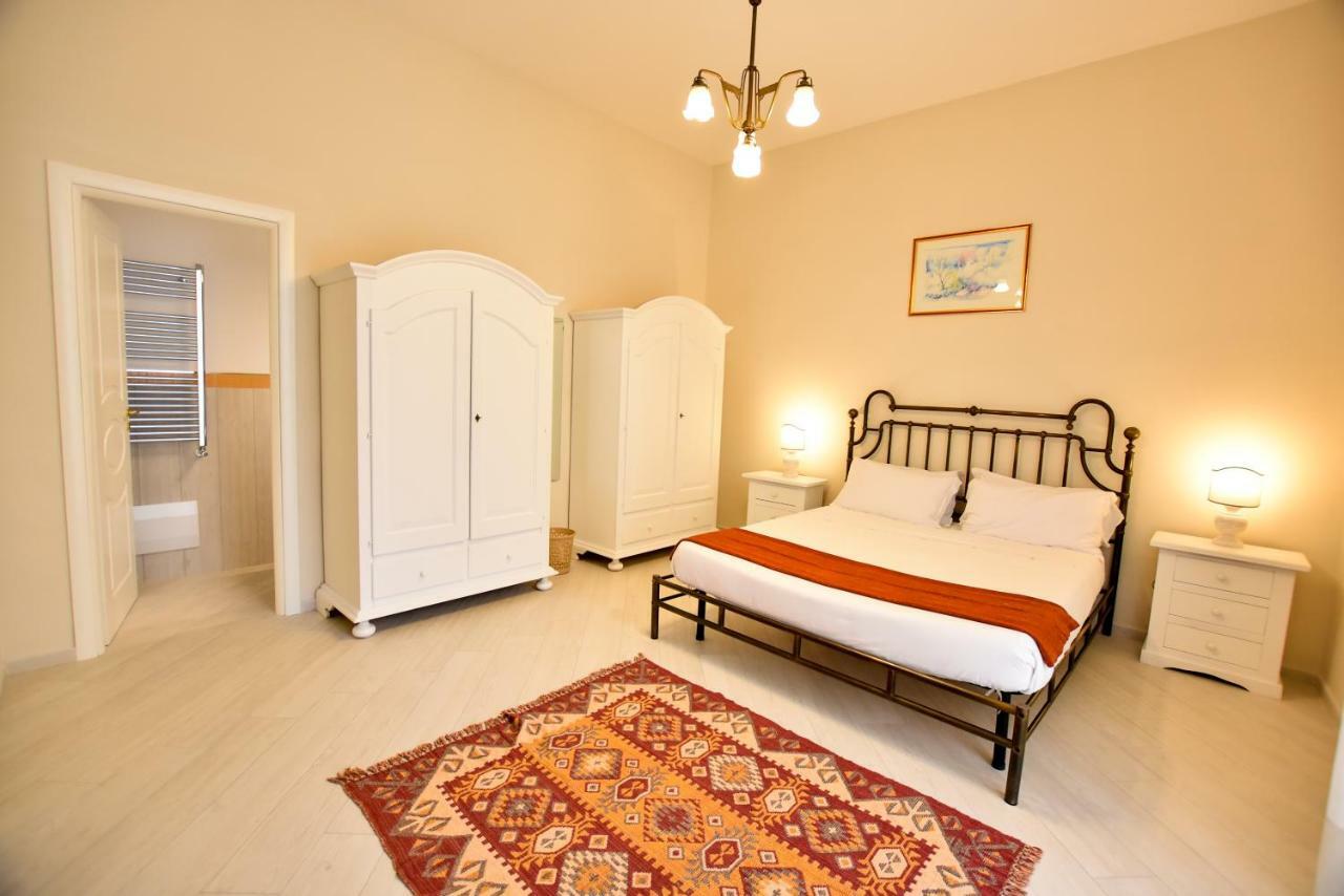 Domus Borbonica Bed & Breakfast Napoli Exterior foto