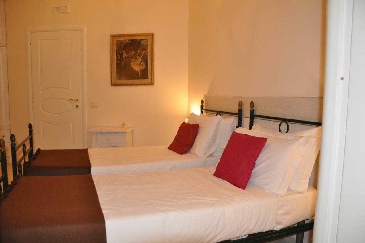 Domus Borbonica Bed & Breakfast Napoli Exterior foto